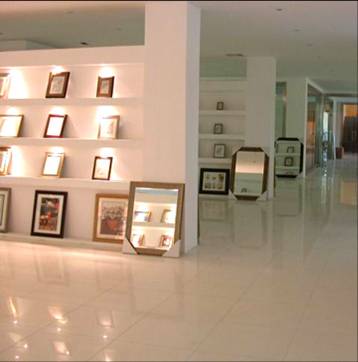Showroom-Frame